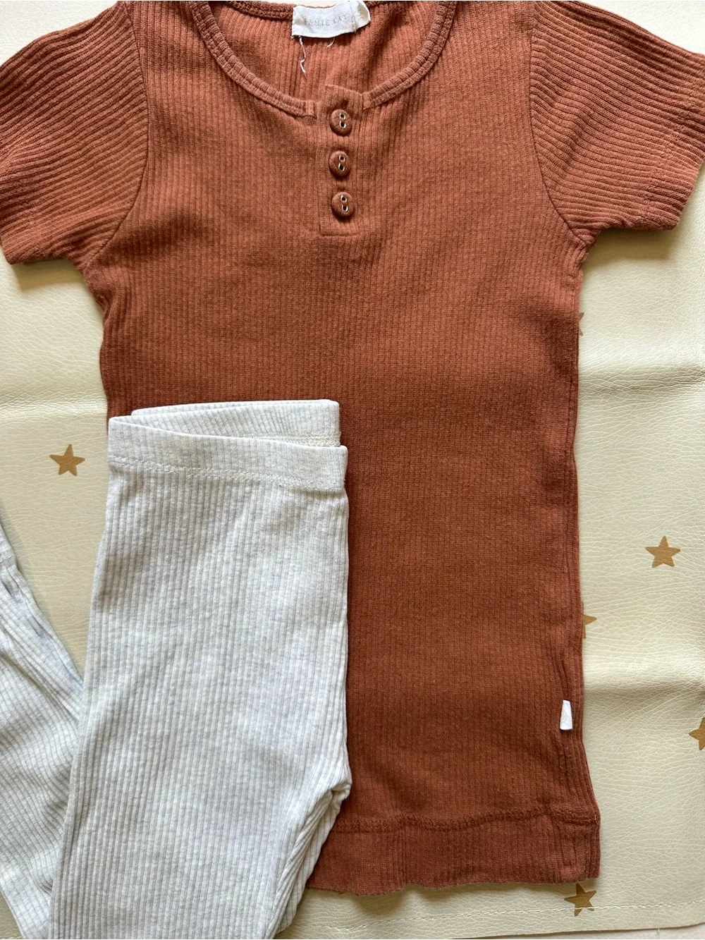 5 fits 4t Jamie Kay Ribbed Short Sleeve Essential Top in Copper & Oatmeal Pants